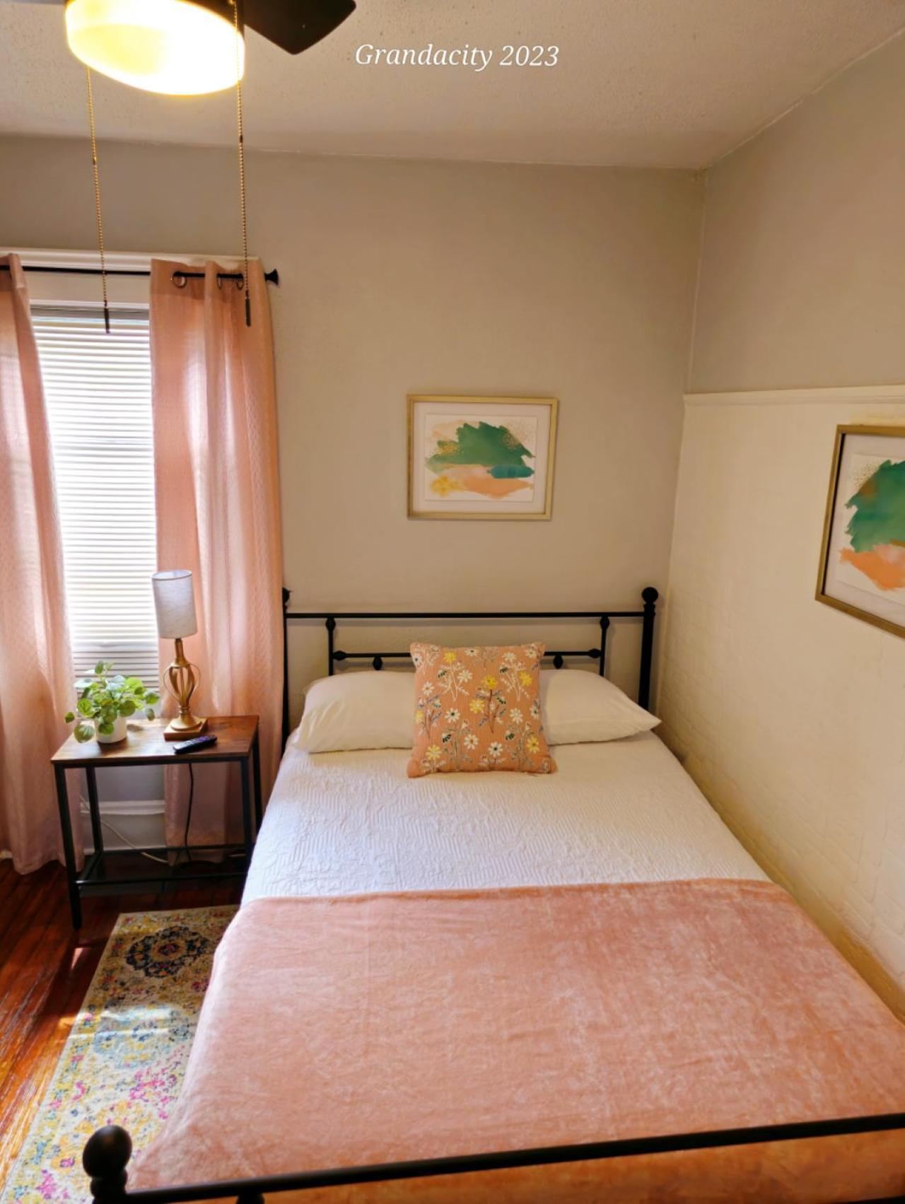 Lovely! Near Cleve Clinic/Uh/Cwru/Dwntwn W/Porch Villa Cleveland Bagian luar foto